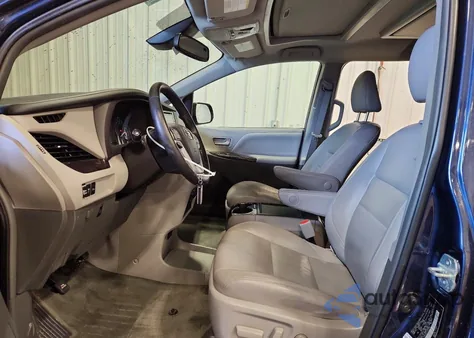 2018 Toyota Sienna Xle из США, поврежденный, VIN 5TDDZ3DC4JS207048